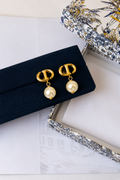 CD Pearly Studs